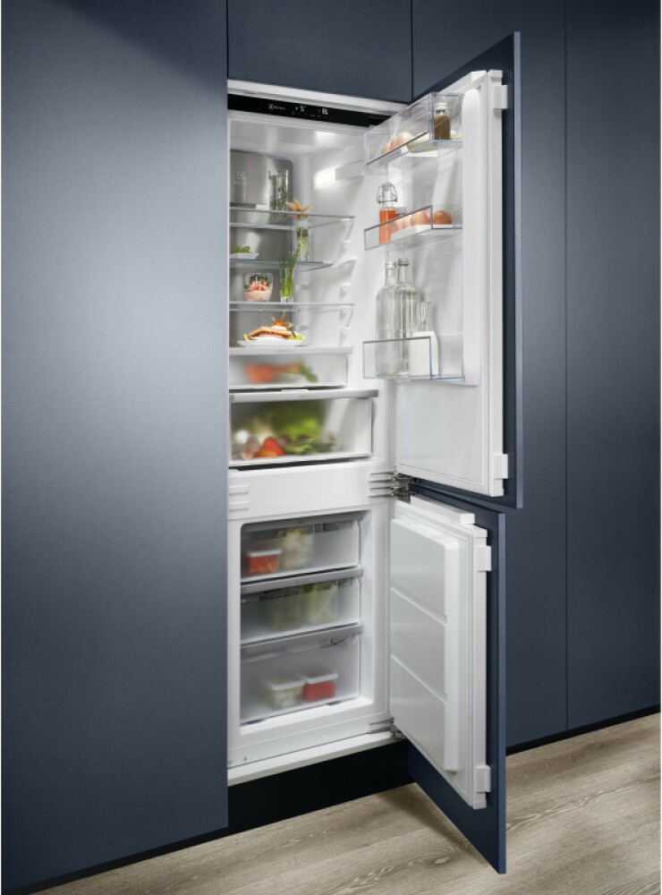 ELECTROLUX Serie 800 244L Built-in Combi Fridge with Freezer - ENC8MD18RO - Incoming in April 2025 - Pre-Order Now